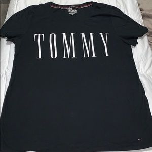 TOMMY tee